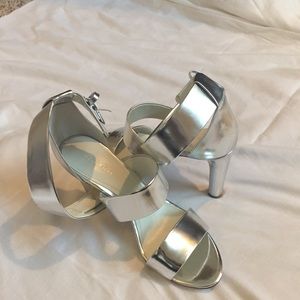 Calvin Klein metallic silver sandals size 8 U.S